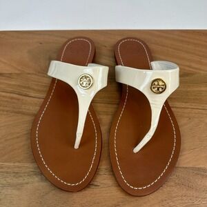 New Womens Tory Burch Cameron Ivory Patent Leather Flip Flops Sandals Size 9 M